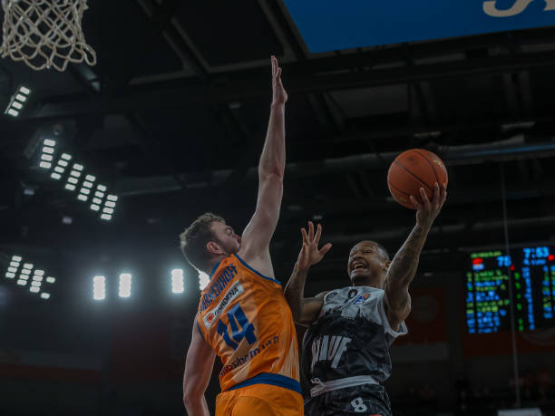 约翰逊负责 约翰逊负责